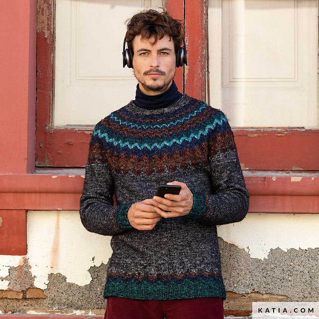 01-05 Sweater