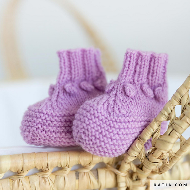 90-03 Baby booties