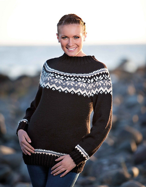 1106-3 Sweater with yoke