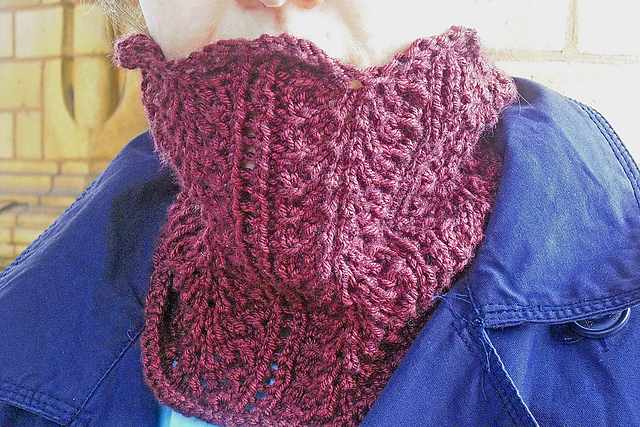 Peacock Cowl