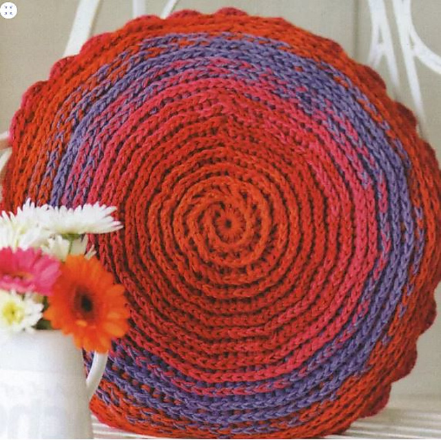 Ravelry: Zingy round cushion pattern by hachette