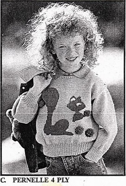 Squirrel Motif Knit