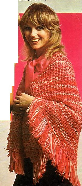 Feminine lines: Lacy shawl