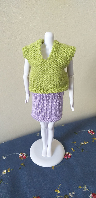#0212 Light green top and white skirt