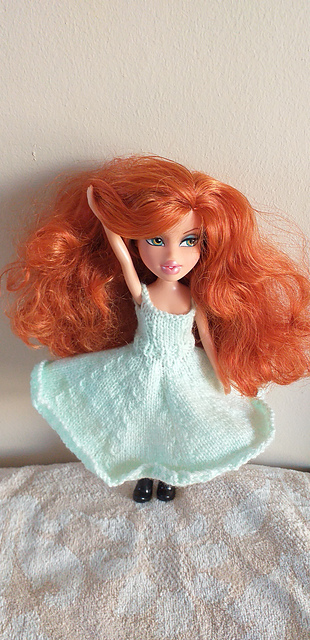 Bratz #031 Light green dress