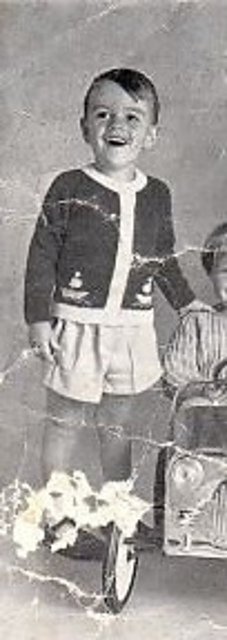 Cardigan with ship motif
