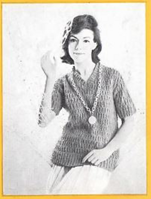 Short sleeved V neck sweater