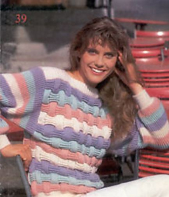 3901 Lady's 4 coloured sweater