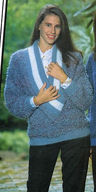 Lady's pullover with deep v neck 92.329