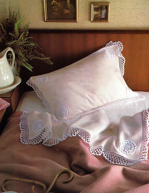 False Turned Down Piece and Pillowcase