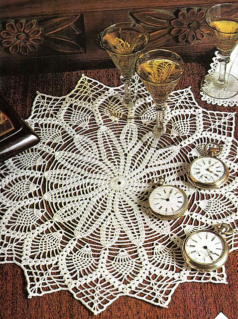 White Table Center Vega