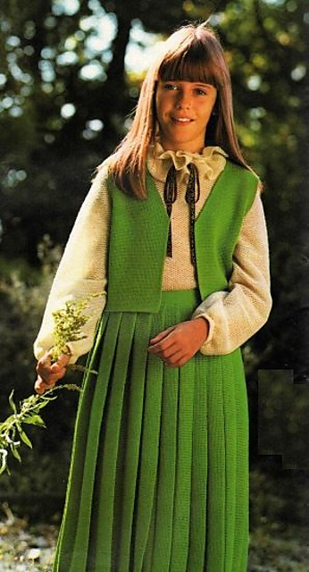 2566 Child's pleated skirt & waist coat