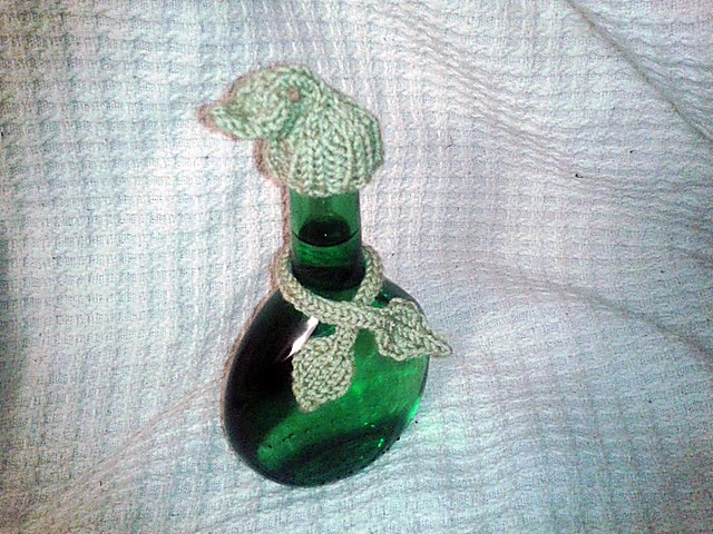 Leaf cord and bottle topper