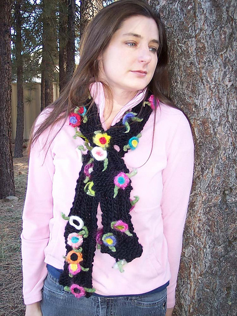 Flora Fina Garter Keyhole Scarf