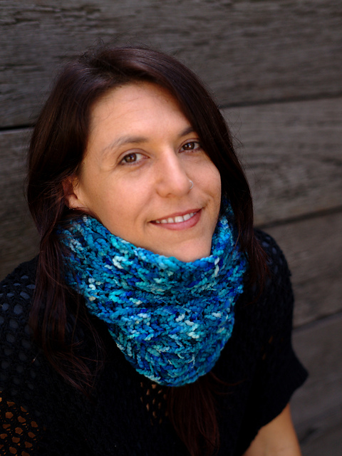 Ocean Waves Brioche Cowl