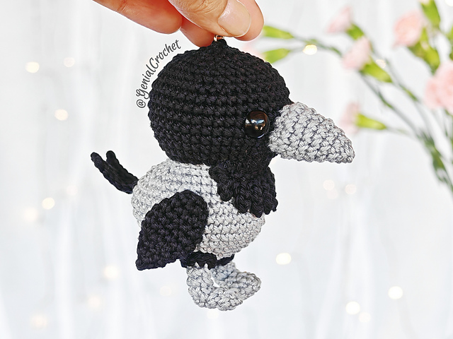 Little Hooded Crow Amigurumi