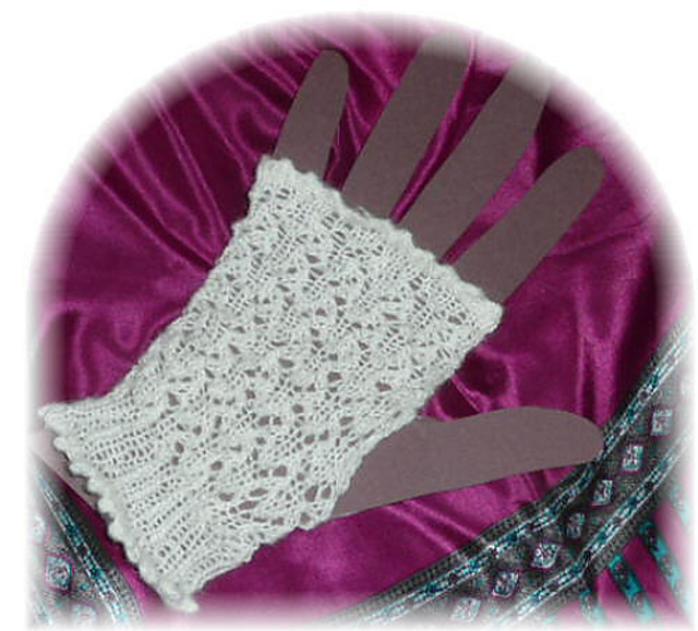 Lady Lace Mitts in 2 lengths