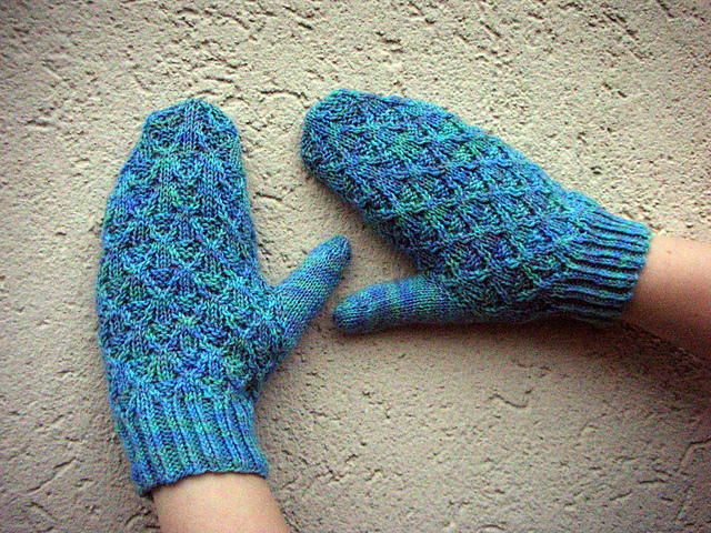 Nemesis Mitts