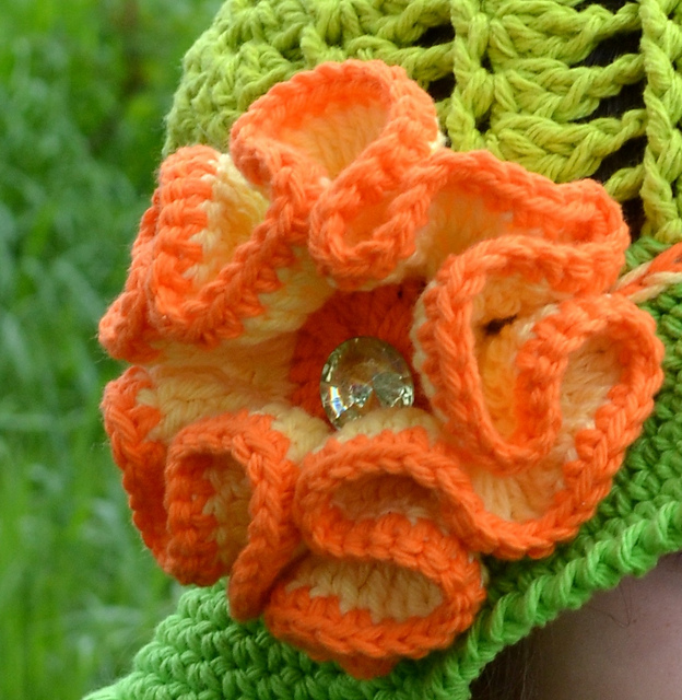 Large Summer Flower with Diamond Center