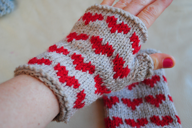 Heart Fingerless Mitts