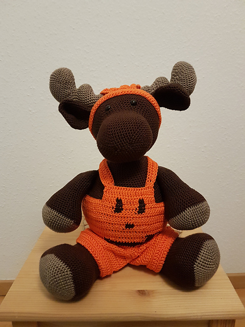 Halloween Outfit for Søren, the giant Moose