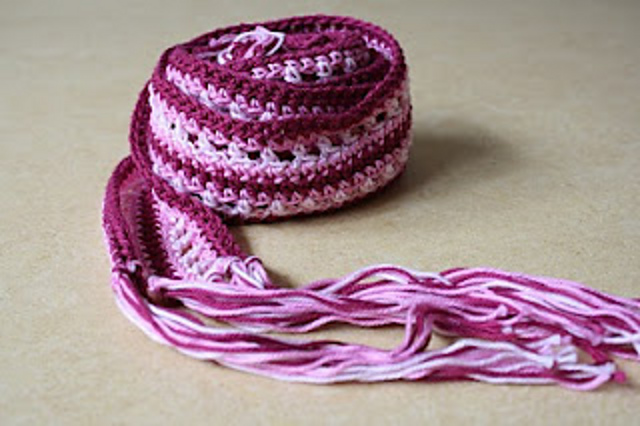 Lacy skinny scarf