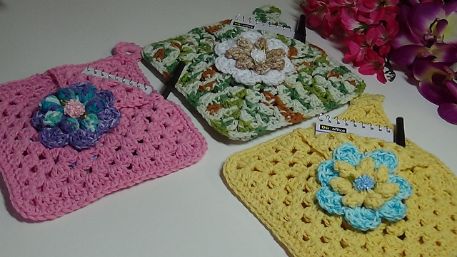 Granny Square Notepad Holder