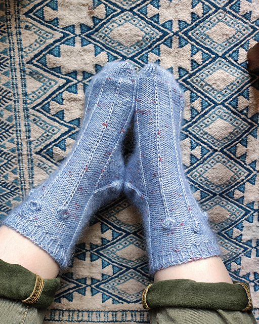 Les pieds sur terre