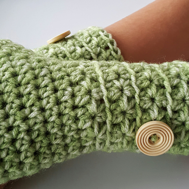 Star Stitch Fingerless Gloves