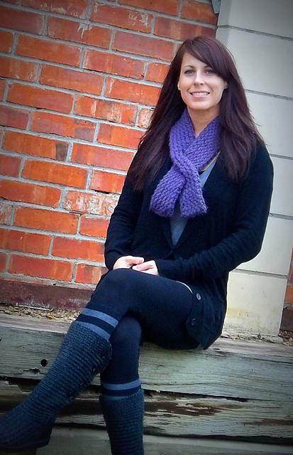 Twisted Keyhole Scarflette