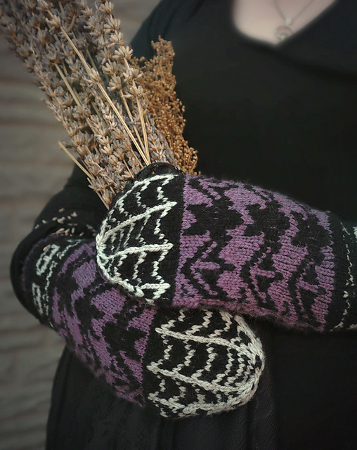 Catacomb Mittens