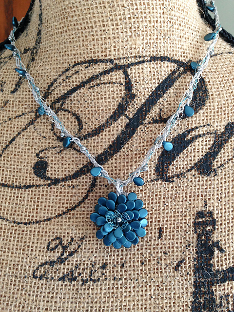 Pretty Petals Necklace