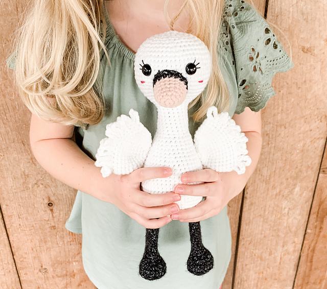 Amigurumi Swan