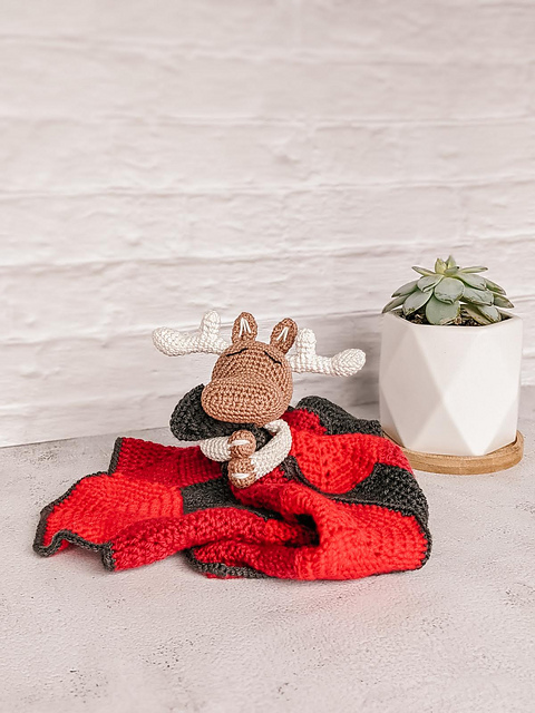 Bruce the Moose - Hug Lovey