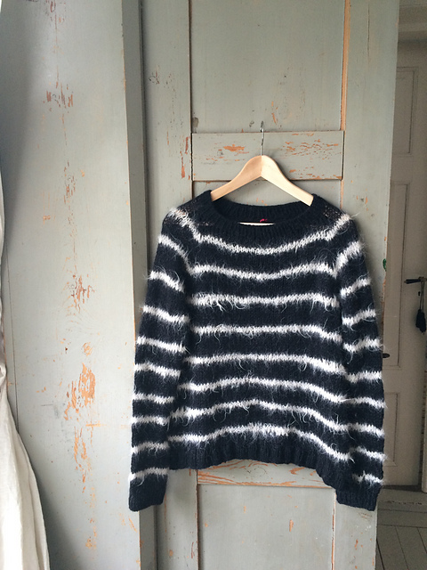 Whitestripes sweater