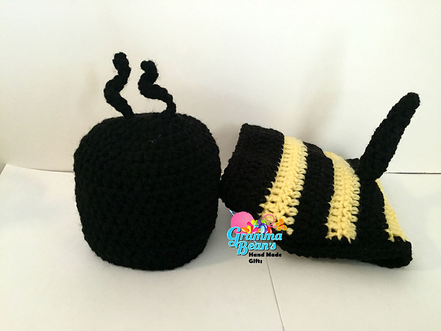 Baby Bumble Bee Diaper Set