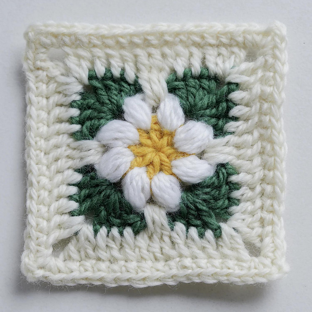 Puff Stitch Daisy Granny Square