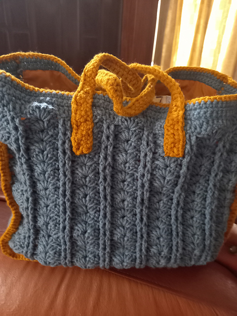 Shellia Tote Bag