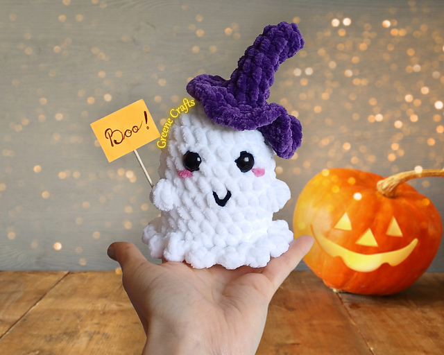 Mini Ghost with Witch Hat
