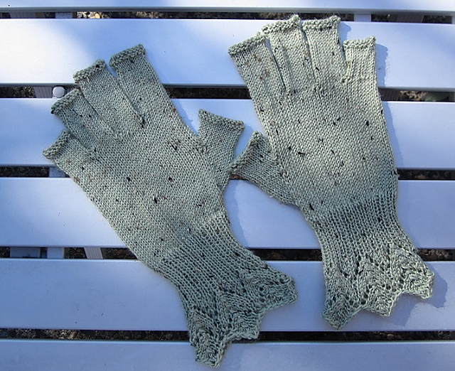 Mint Leaf Fingerless Gloves