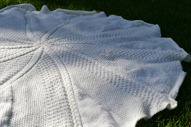 Scoop & Twist Baby Blanket