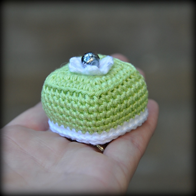 Pistachio Petit Four