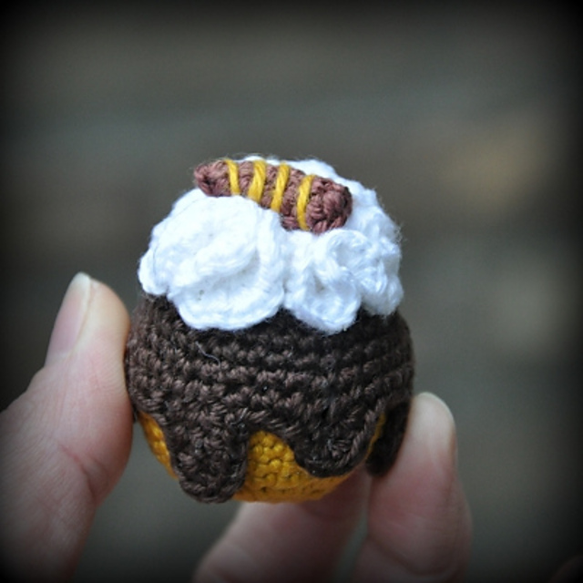 Mini chocolate cream puff