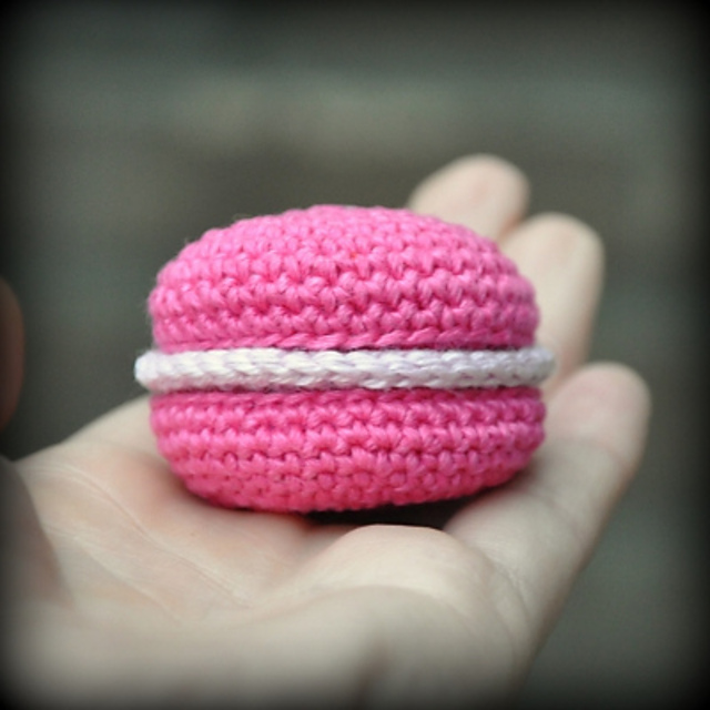 Raspberry Macaron