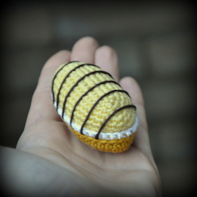 Banana eclair