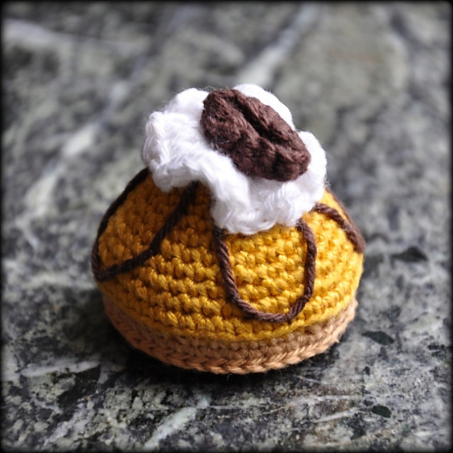 Mocha petit four