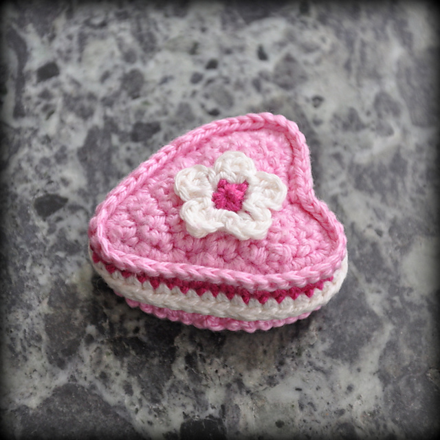 Sweetheart Petit Four