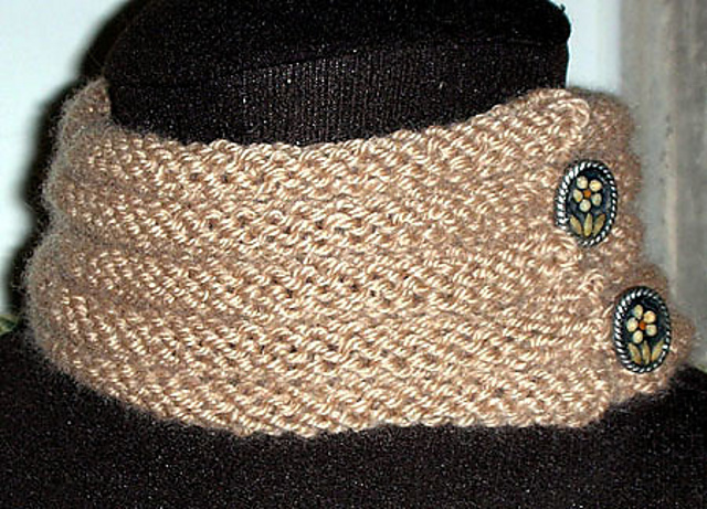 Carmen Neckwarmer