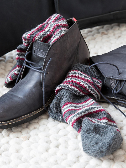 Herrensocken mit Streifen
