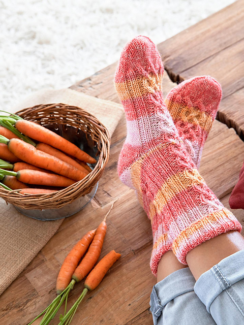 Socken mit keltischem Zopf